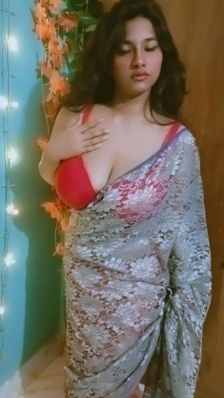 That look was a song. 🔥